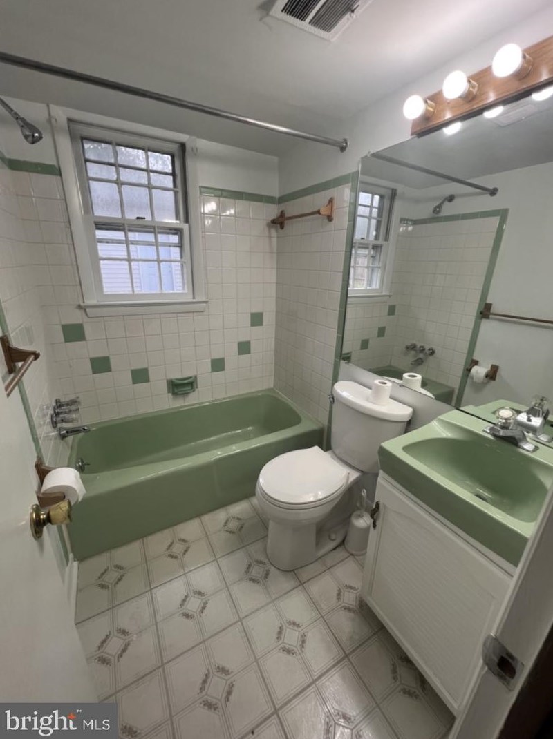 6309 Armor Dr, Clinton MD  20735-3415 exterior