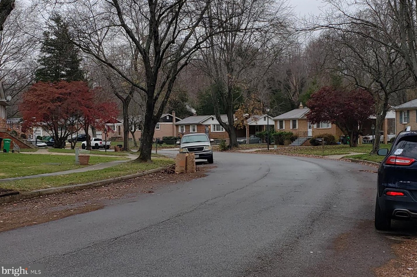 6903 Groveton Dr, Clinton MD  20735-4044 exterior