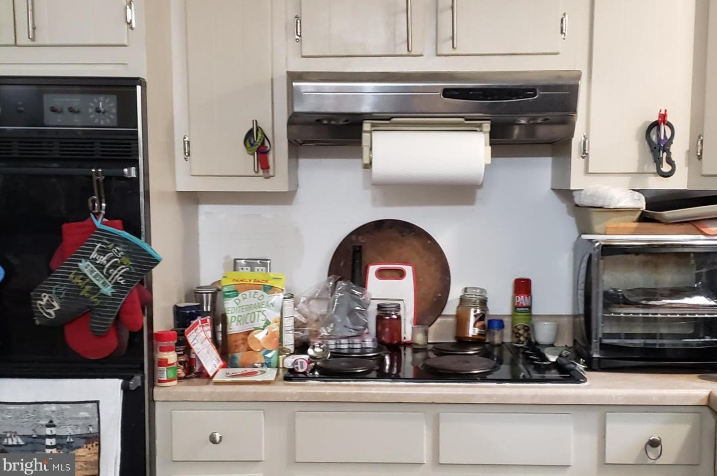 6903 Groveton Dr, Clinton MD  20735-4044 exterior