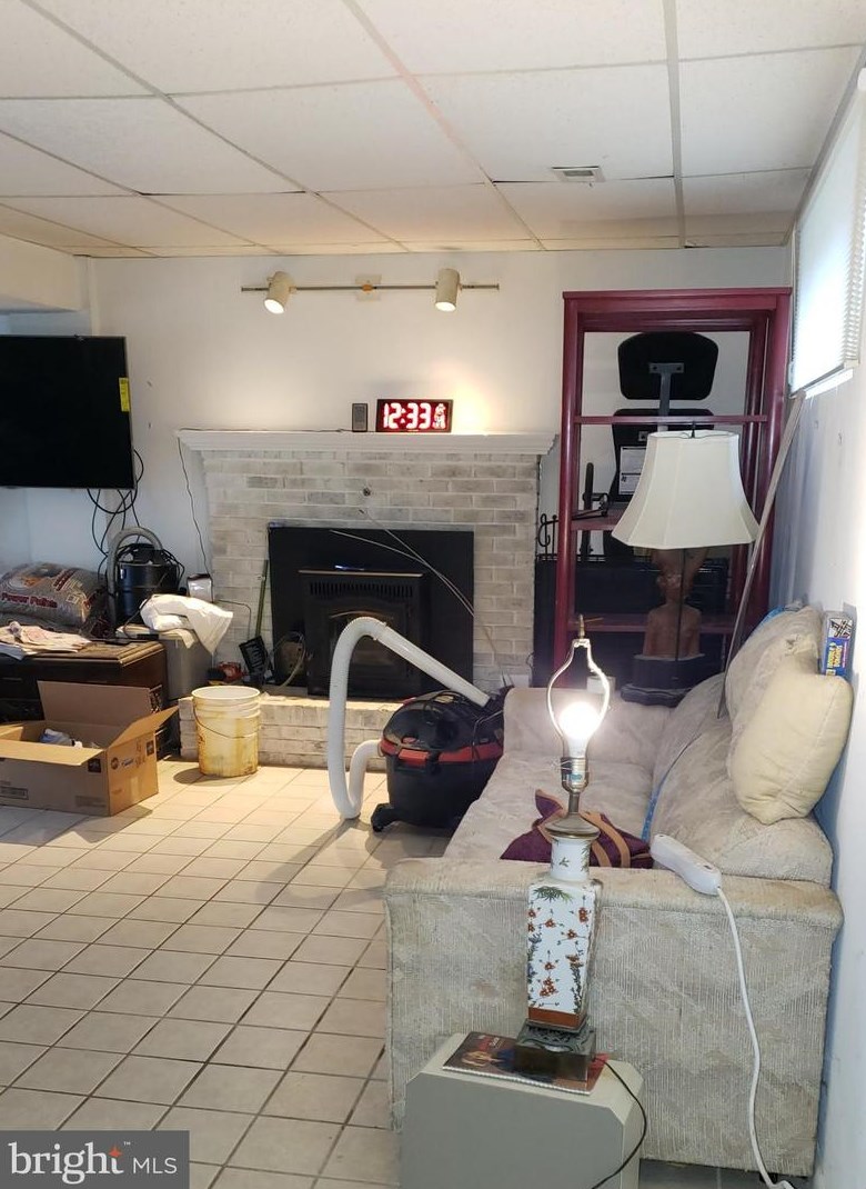 6903 Groveton Dr, Clinton MD  20735-4044 exterior