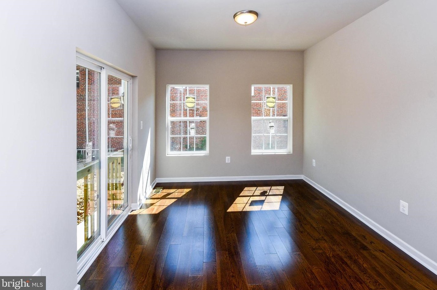 5022 Emo St, Capitol Heights MD  20743-2862 exterior