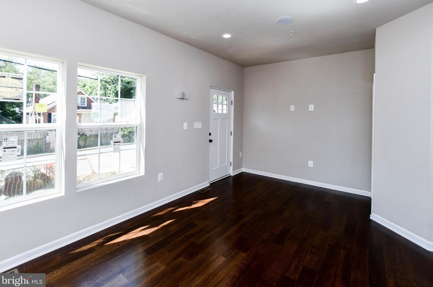 5022 Emo St, Capitol Heights MD  20743-2862 exterior