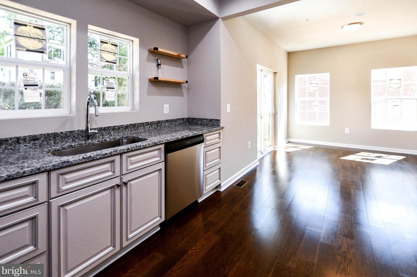 5022 Emo St, Capitol Heights MD  20743-2862 exterior