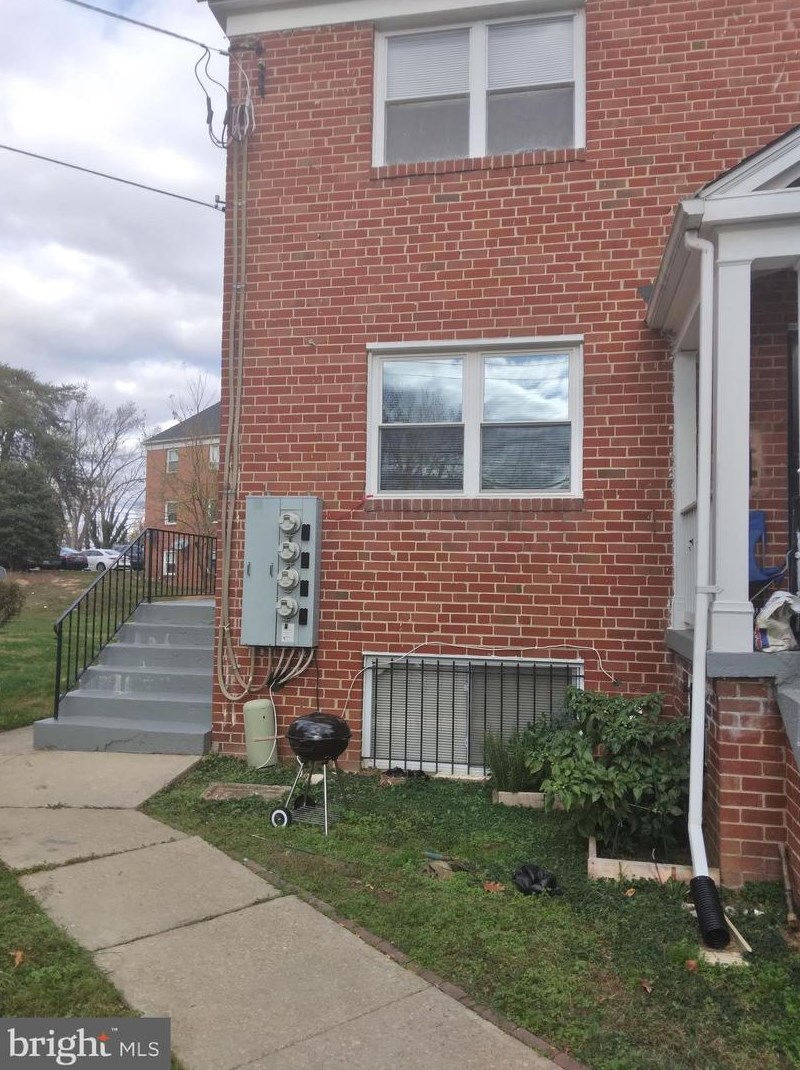 6815 Red Top Rd #1, Silver Spring, MD 20912