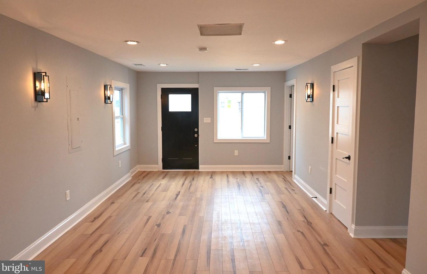 610 Drum Ave, Capitol Heights, MD 20743-2825