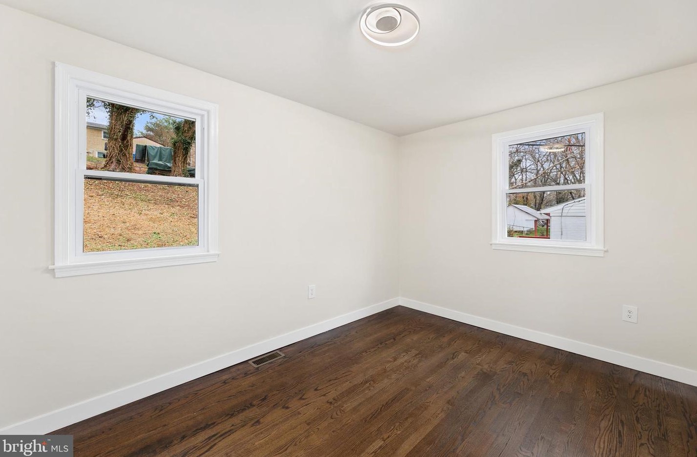 6300 Kaine Dr, Clinton MD  20735-4107 exterior