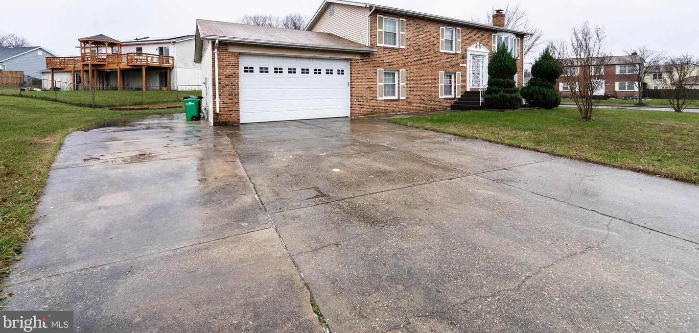 8918 Trubador Dr, Clinton, MD 20735-2479