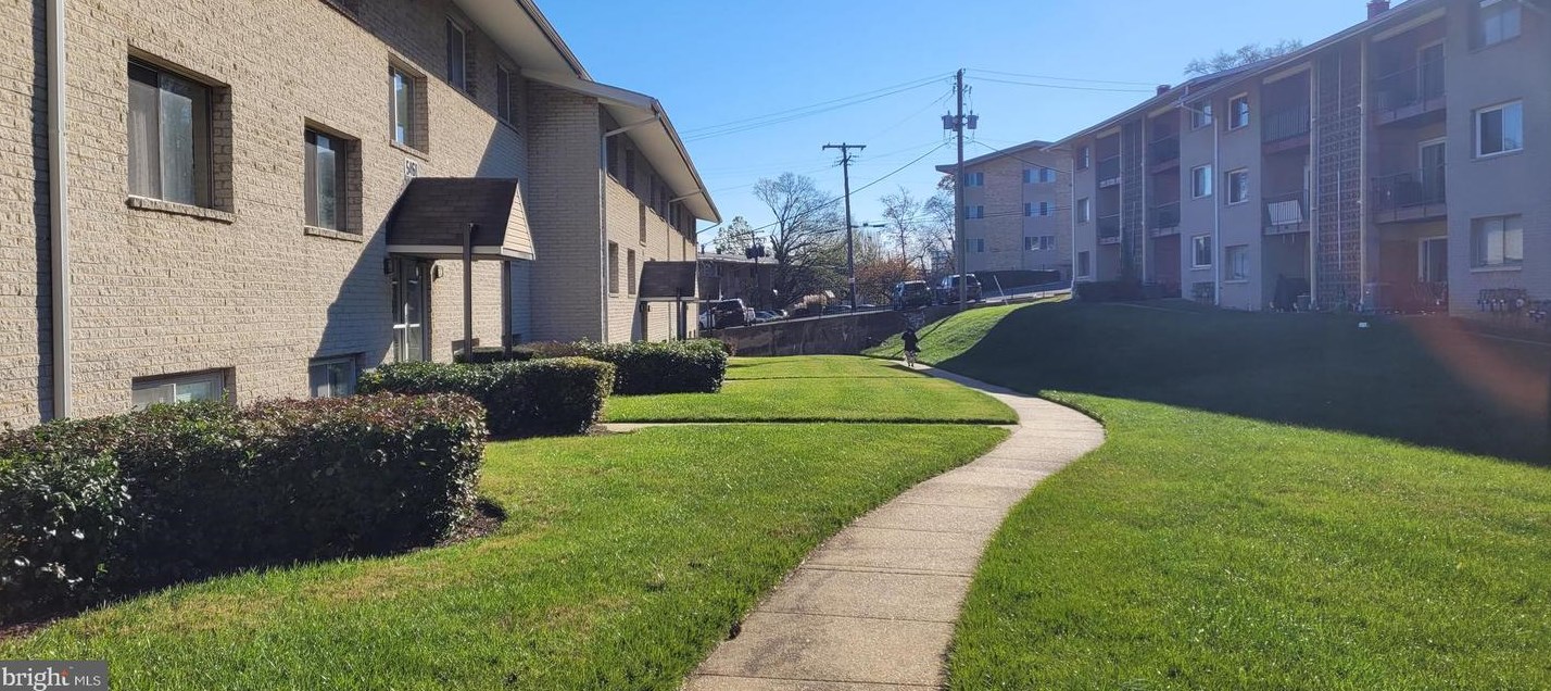 5458 85th Ave #102, Hyattsville, MD 20784