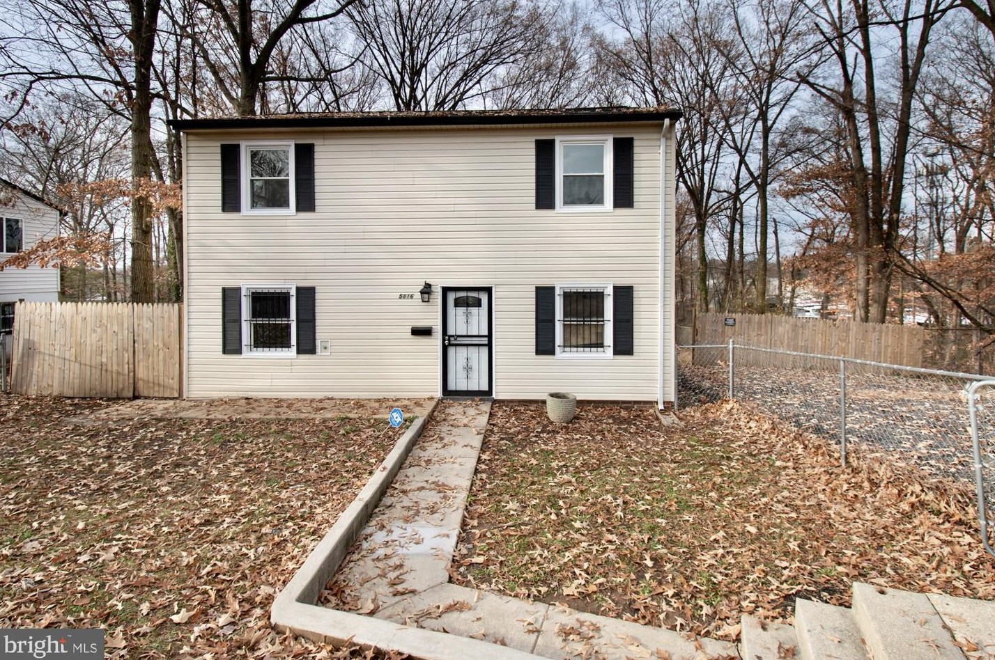 5816 Dade St, Capitol Heights, MD 20743-2031