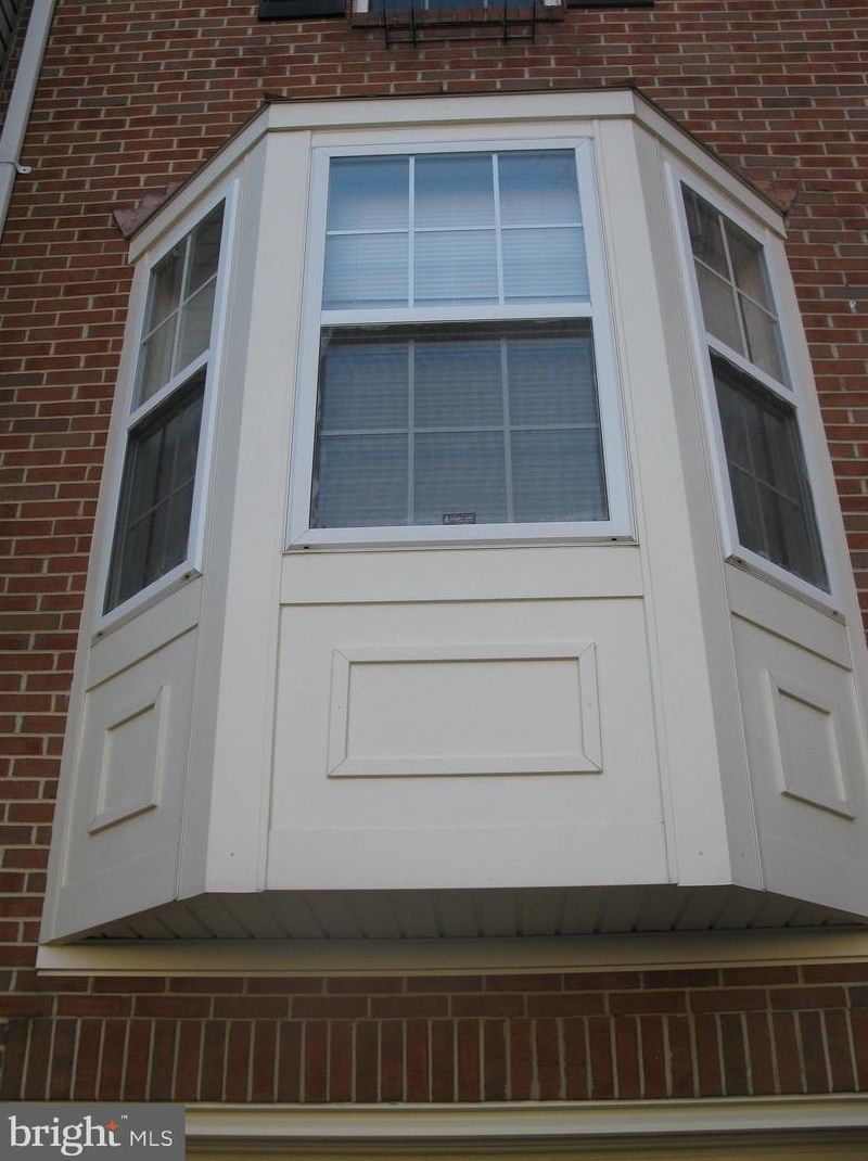 2209 Forest Glade Ln, Suitland, MD 20746-2316