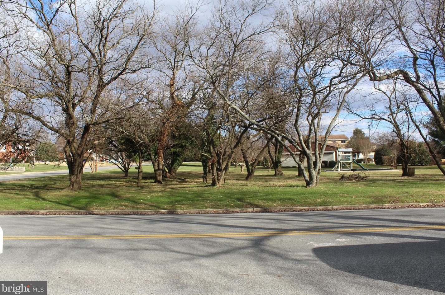 7909 Derby Dr, Clinton MD  20735-1550 exterior