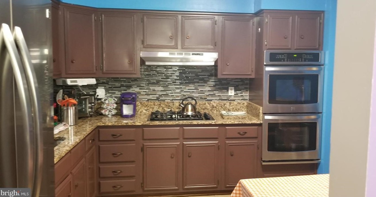 7909 Derby Dr, Clinton MD  20735-1550 exterior