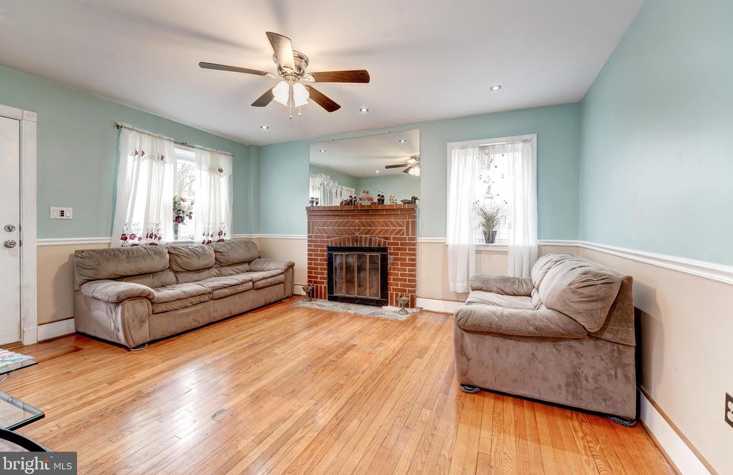 512 Drum Ave, Capitol Heights, MD 20743-2823