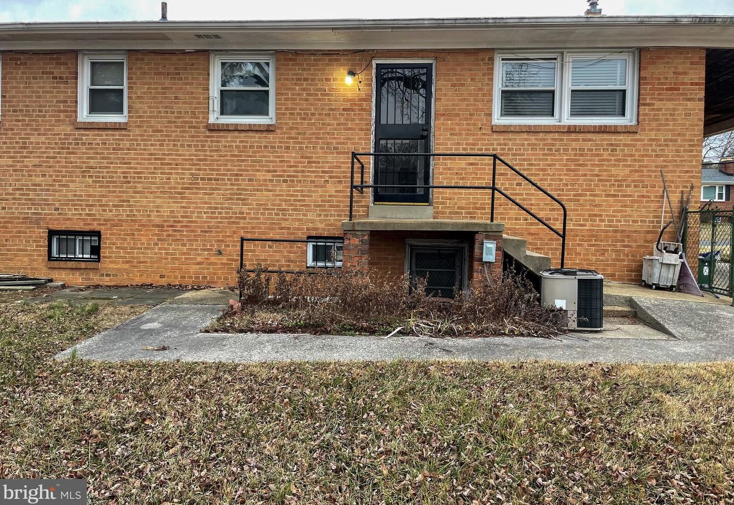 4401 Ridgecrest Dr, Suitland, MD 20746-3751