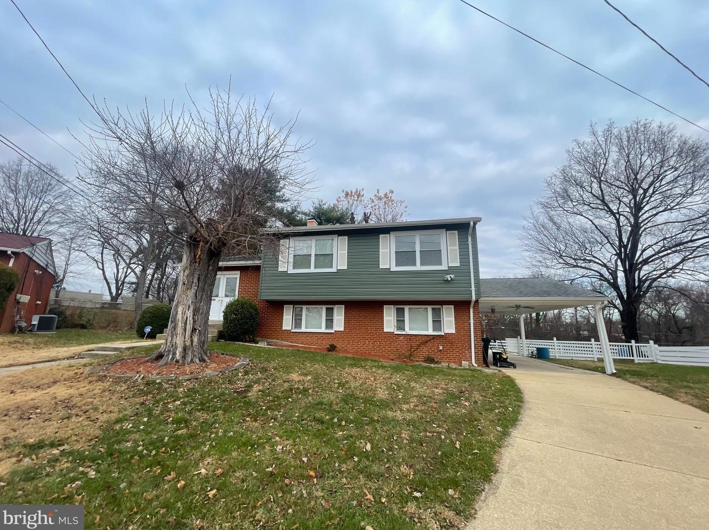 7200 Cloverdale Dr, Oxon Hill, MD 20745