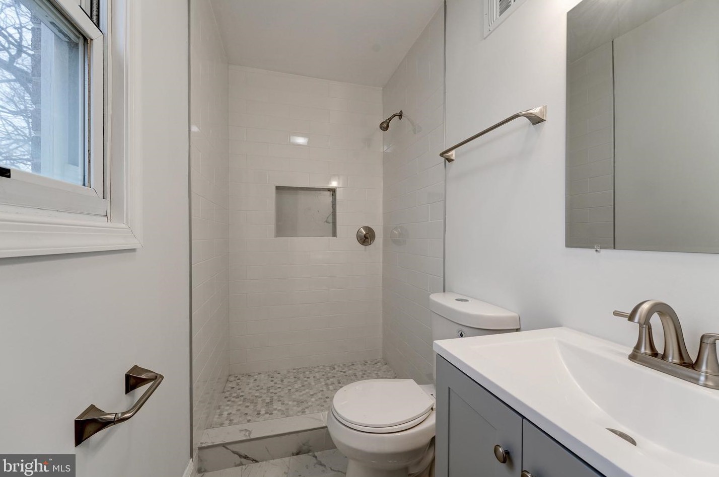 5716 Chris Mar Ave, Clinton MD 20735-2311 exterior