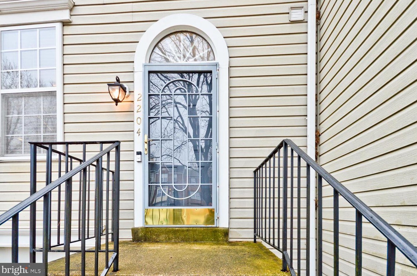 2204 Forest Glade Ln, Suitland, MD 20746-2316