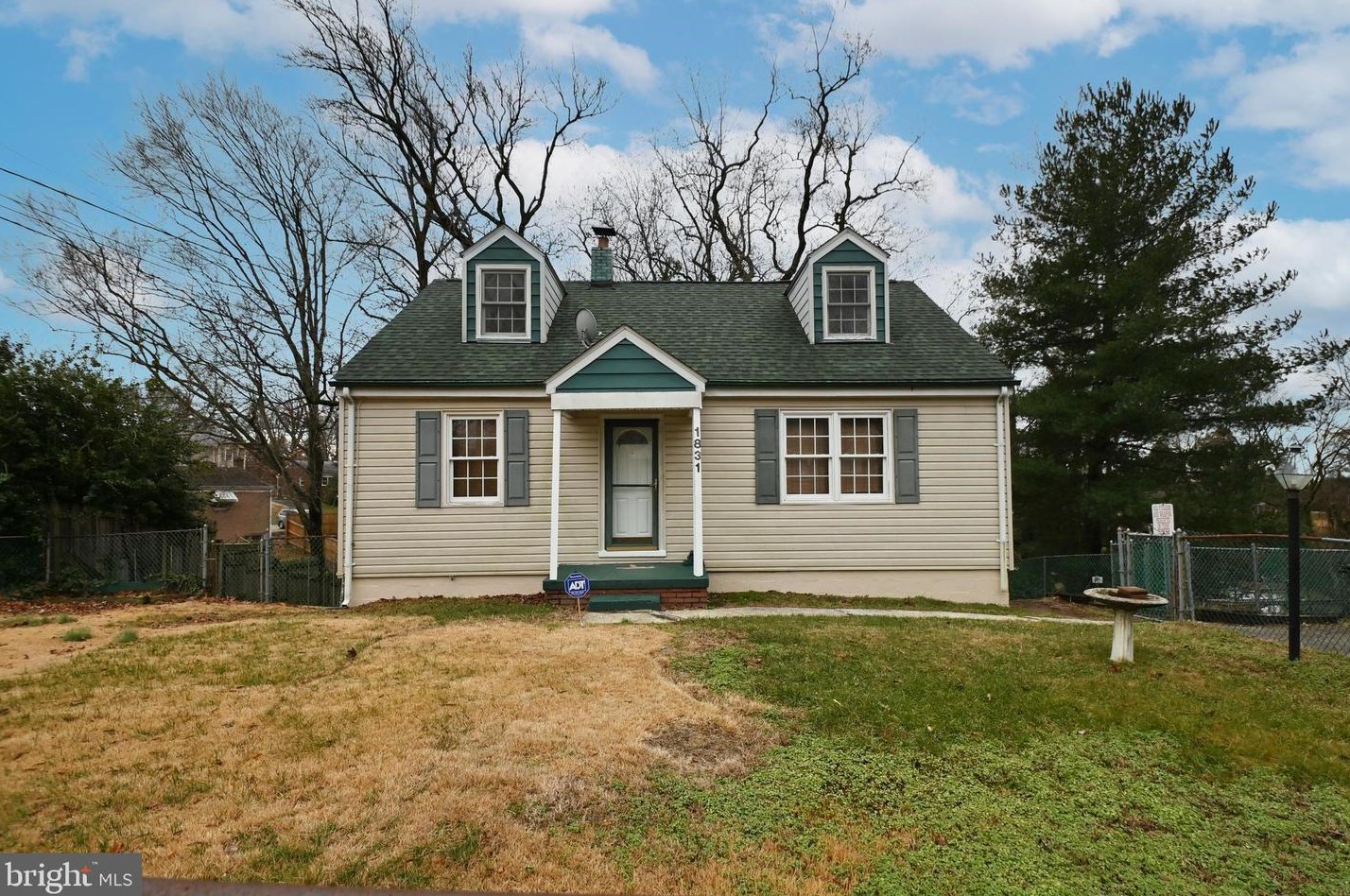 1831 Clayton Dr, Oxon Hill, MD 20745-3724