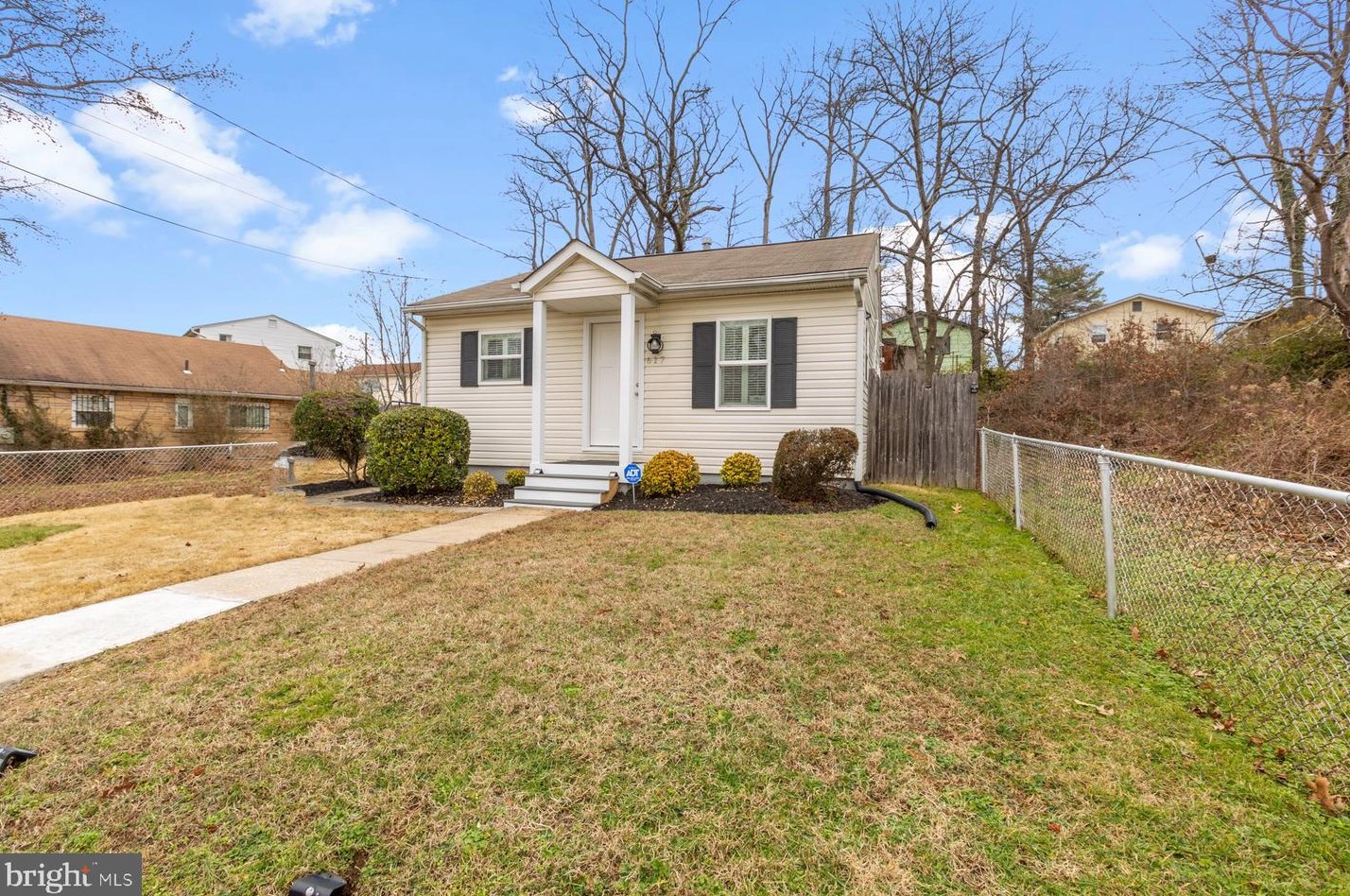 617 Goldleaf Ave, Capitol Heights MD  20743-2417 exterior