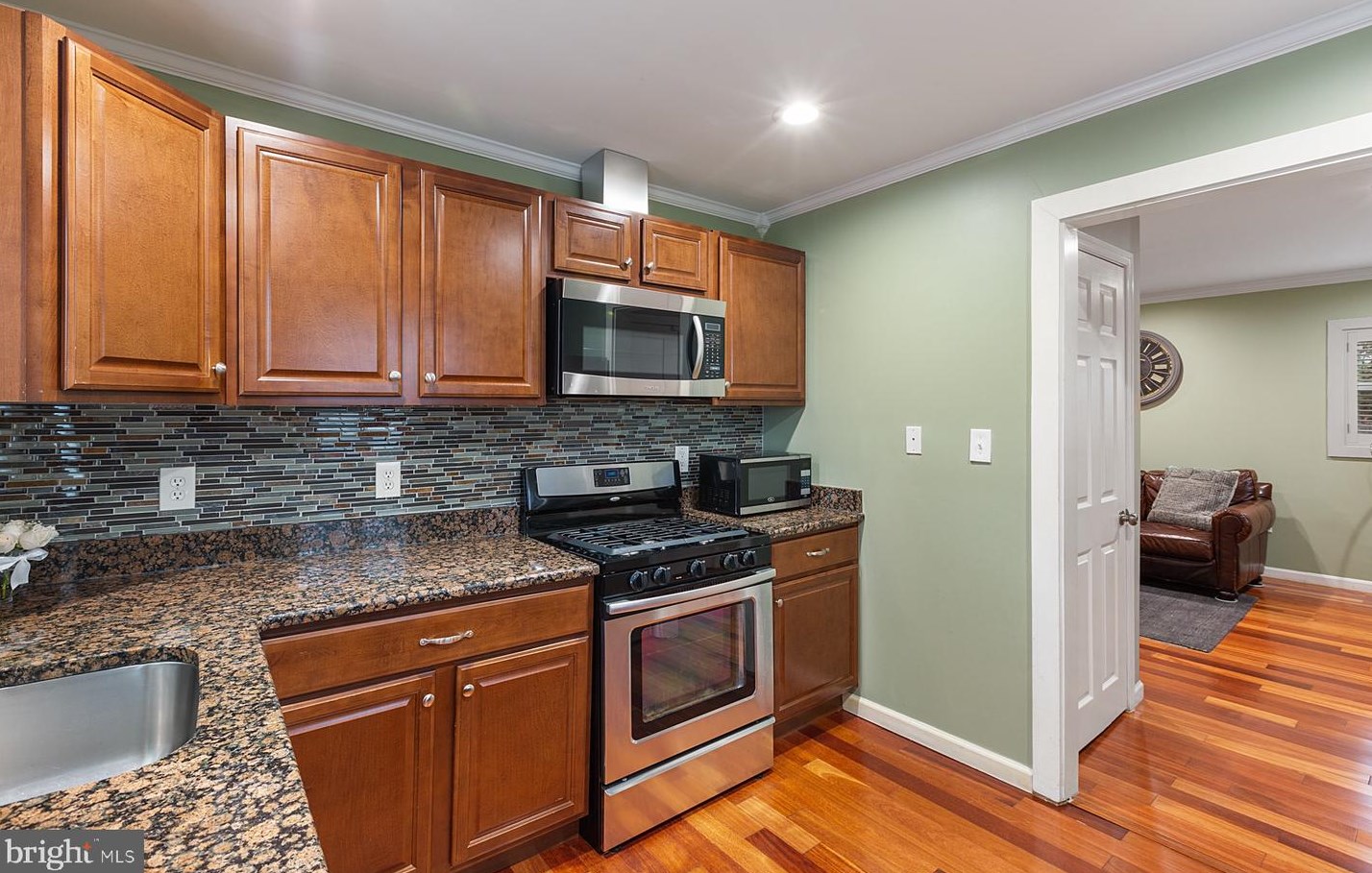 617 Goldleaf Ave, Capitol Heights, MD 20743-2417