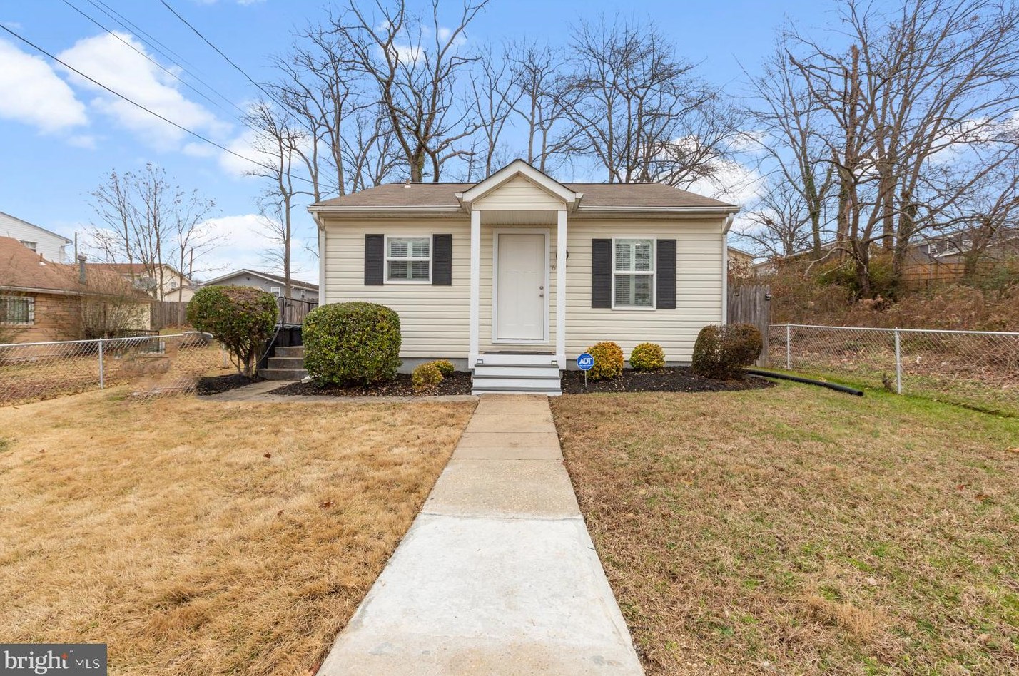 617 Goldleaf Ave, Capitol Heights MD  20743-2417 exterior