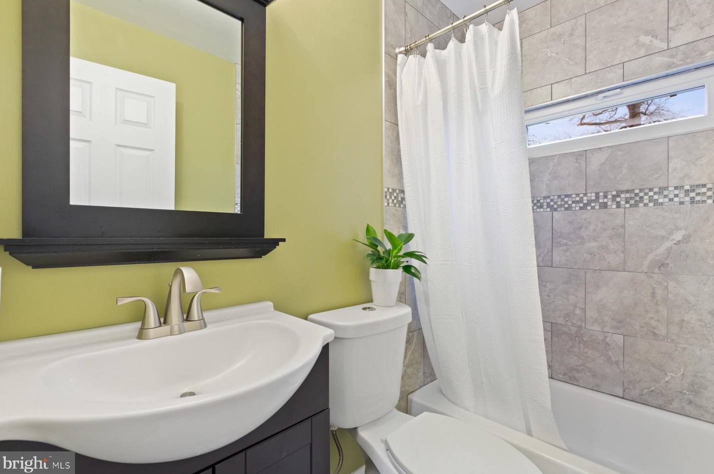 617 Goldleaf Ave, Capitol Heights MD  20743-2417 exterior