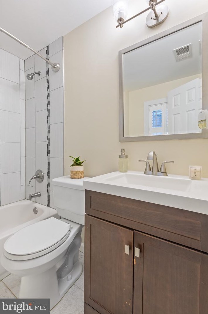 617 Goldleaf Ave, Capitol Heights MD  20743-2417 exterior