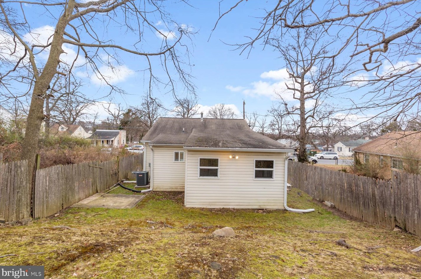 617 Goldleaf Ave, Capitol Heights MD  20743-2417 exterior