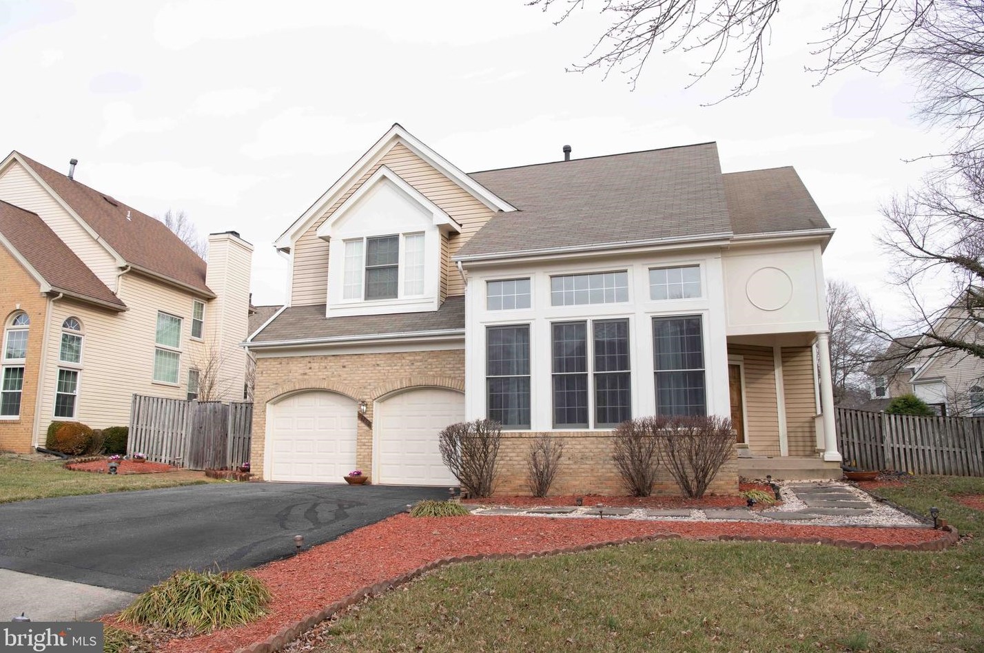 9108 Tallfield Ct, Lanham, MD 20706-3381