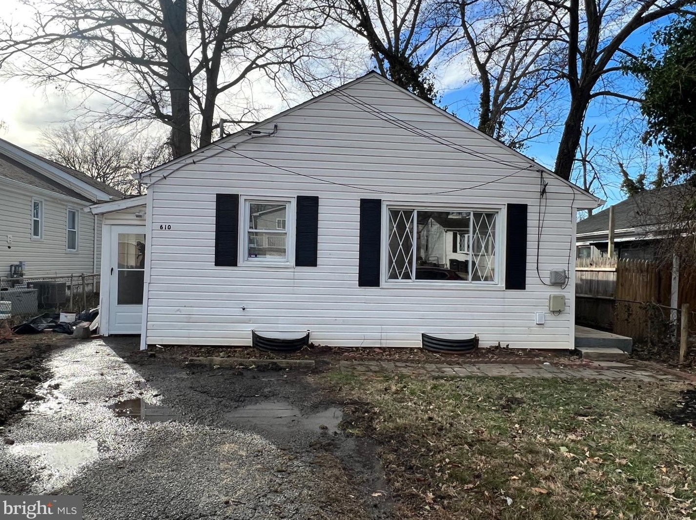 610 Fernleaf Ave, Capitol Heights MD  20743-6002 exterior