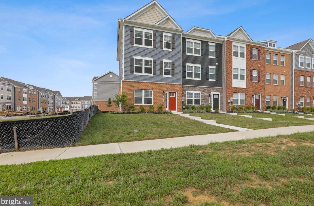 8772 Mimosa Ave, Clinton MD  20735-2647 exterior