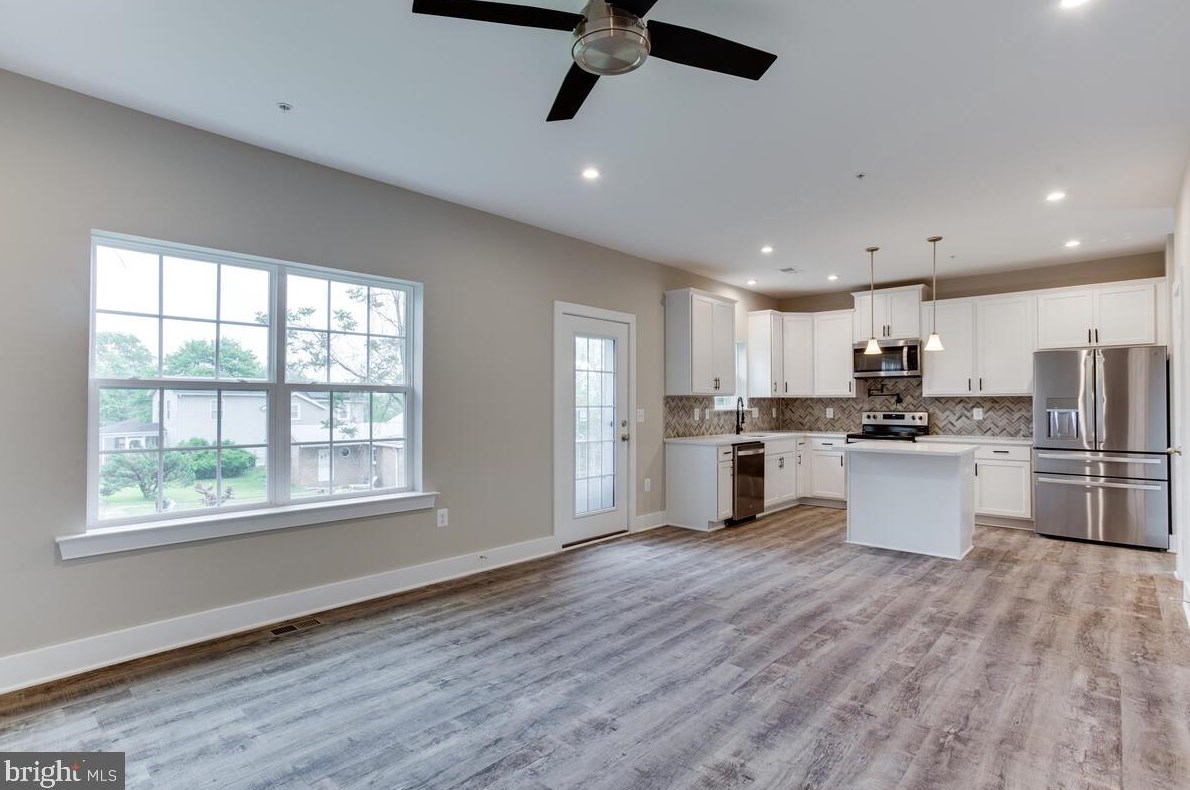 1003 60th Ave, Capitol Heights, MD 20743-1421