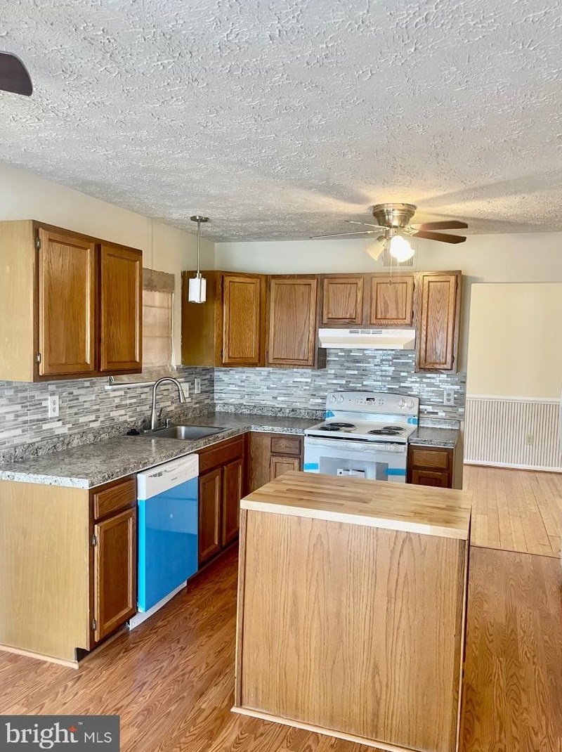 8708 Delphi Dr, Clinton, MD 20735-2881