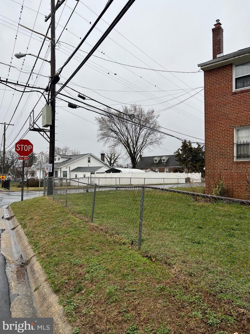 4725 Heath St, Capitol Heights MD 20743-5937 exterior