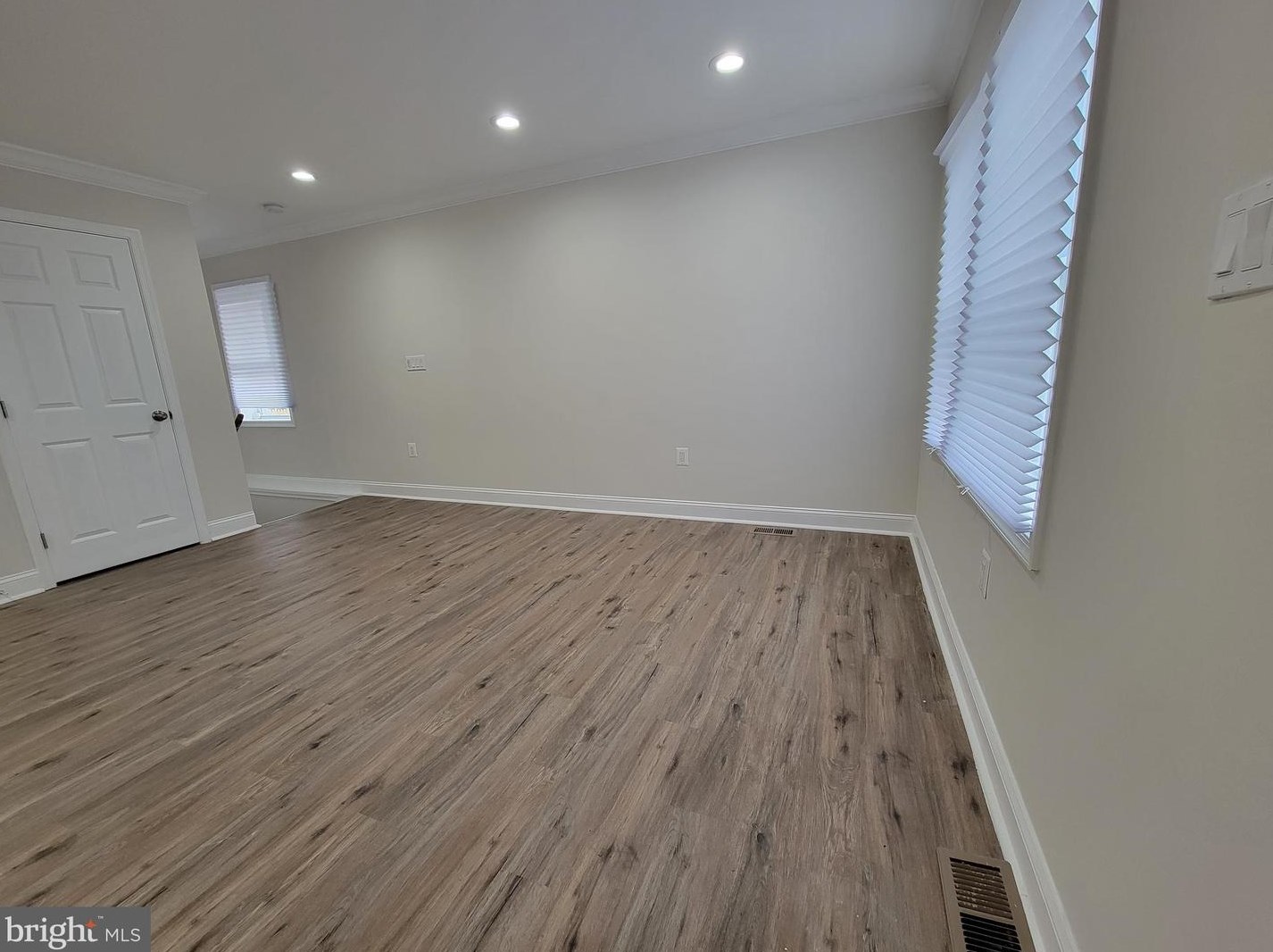 5629 Southern Ave, Capitol Heights MD  20743-2880 exterior