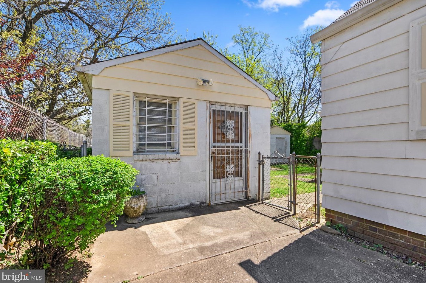 1107 Farmingdale Ave, Capitol Heights MD  20743-1214 exterior