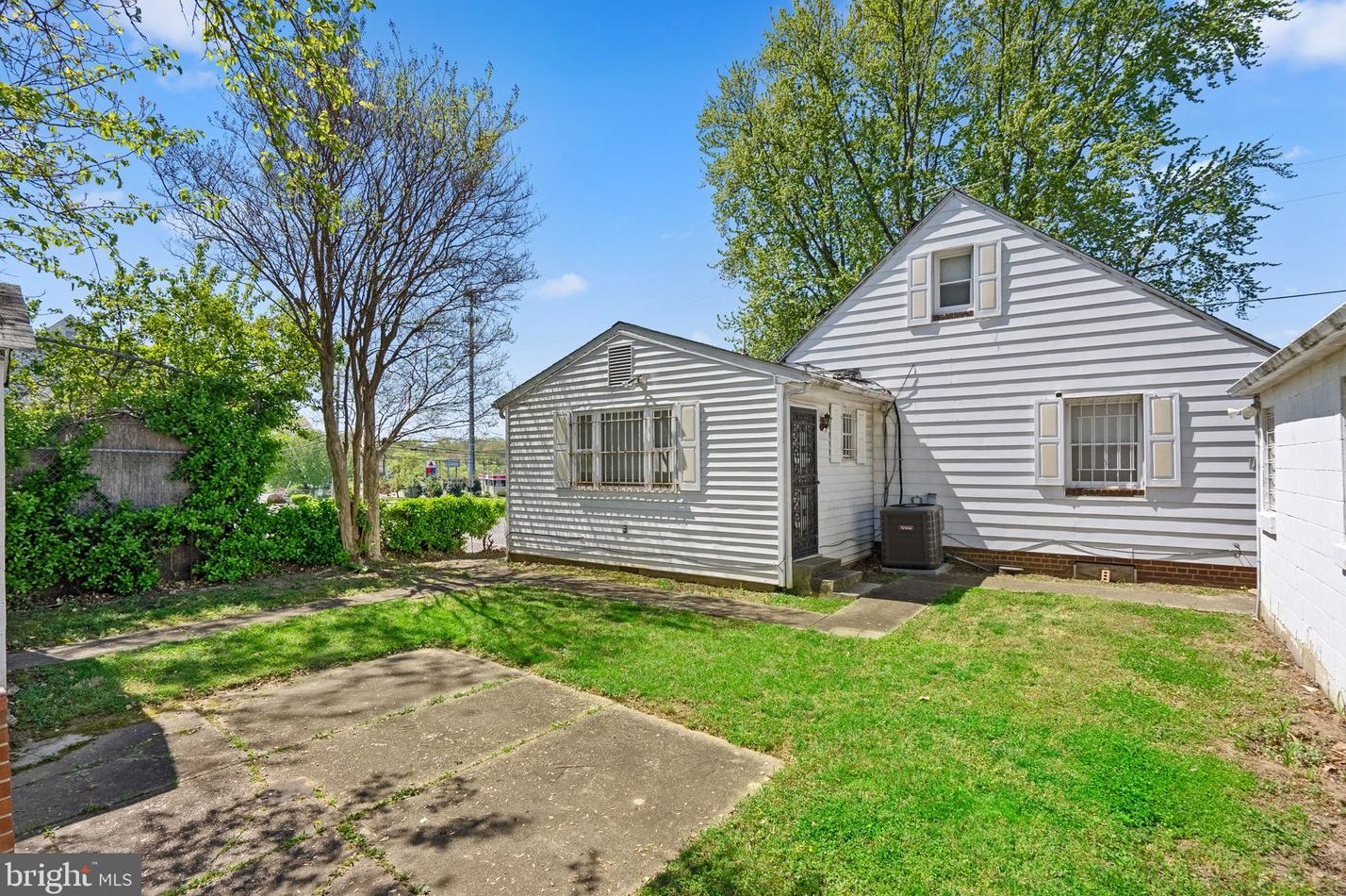 1107 Farmingdale Ave, Capitol Heights MD  20743-1214 exterior