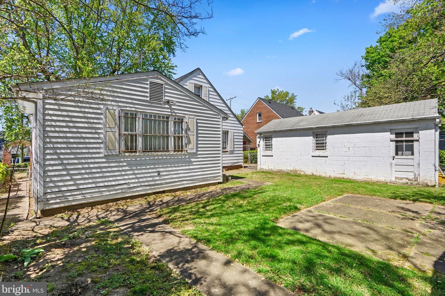 1107 Farmingdale Ave, Capitol Heights MD  20743-1214 exterior