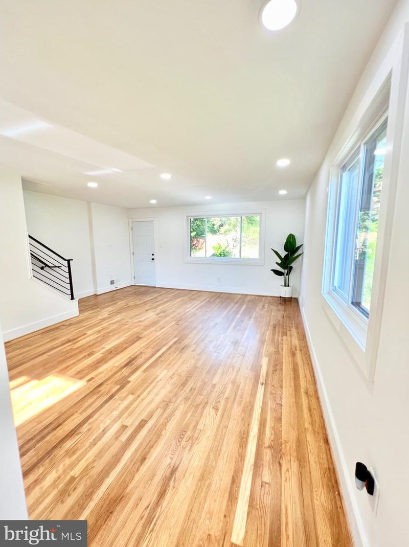5204 Kenmont Rd, Oxon Hill, MD 20745