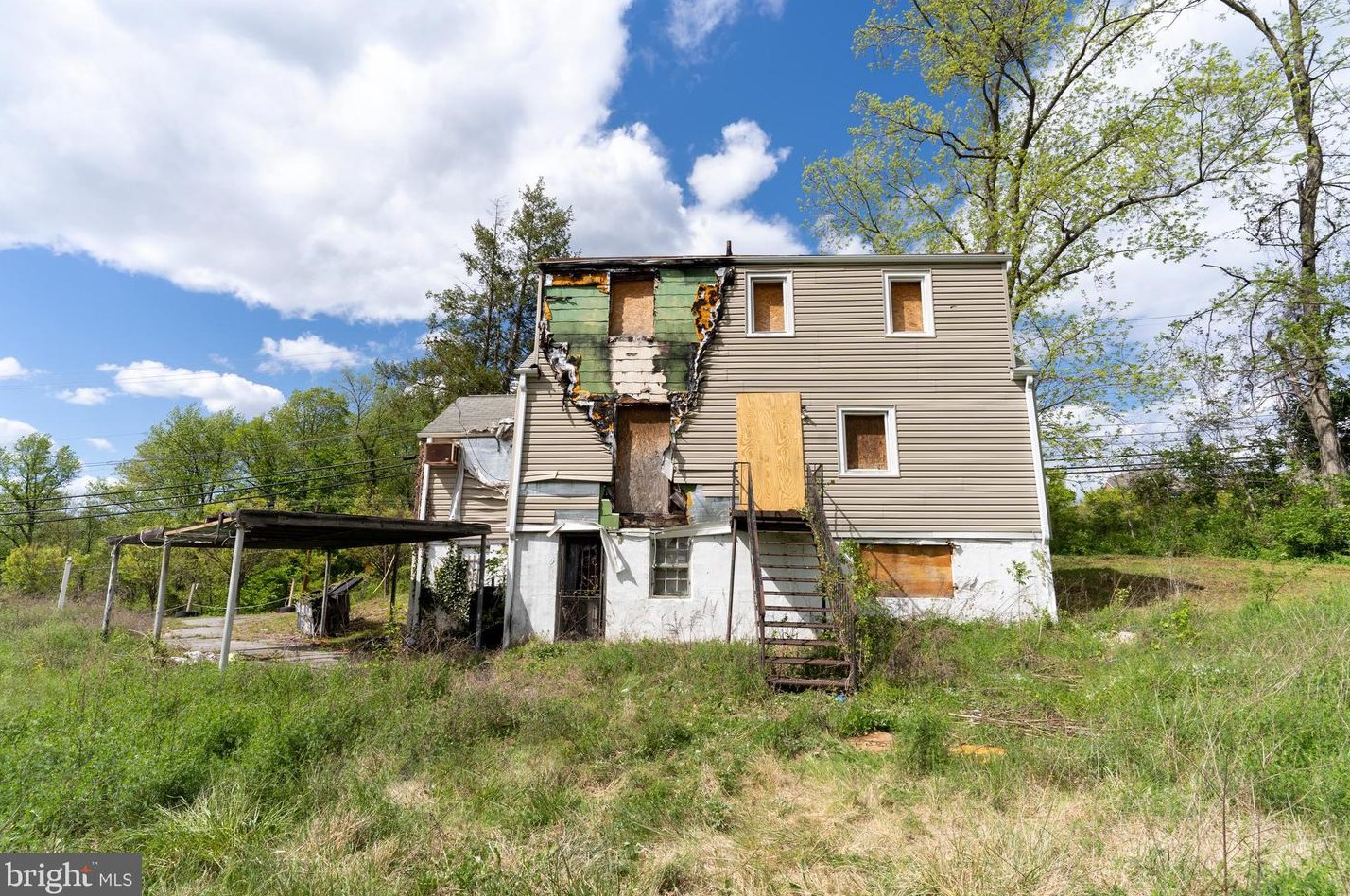 6701 Central Ave, Capitol Heights MD  20743-2554 exterior