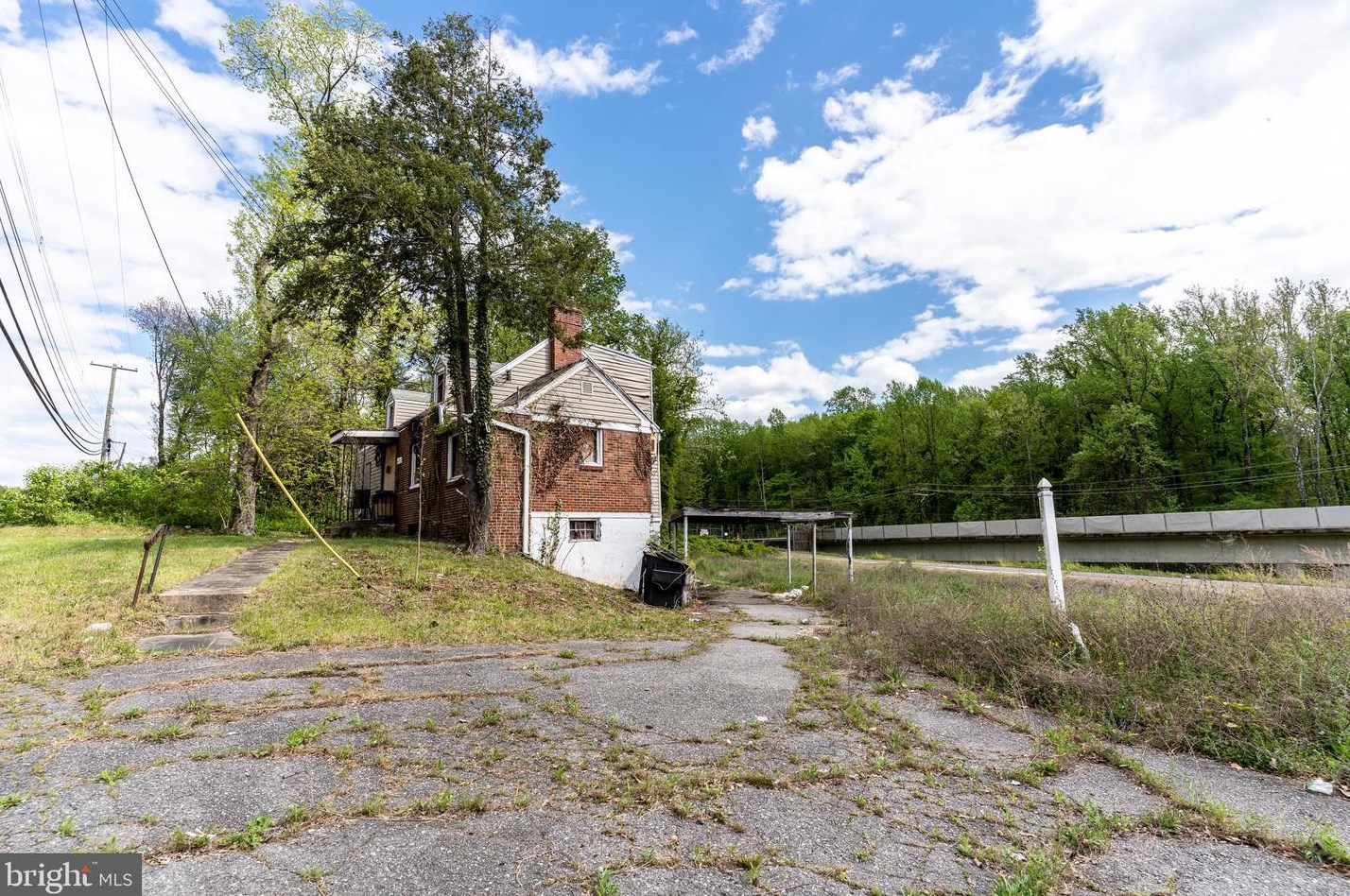 6701 Central Ave, Capitol Heights MD  20743-2554 exterior