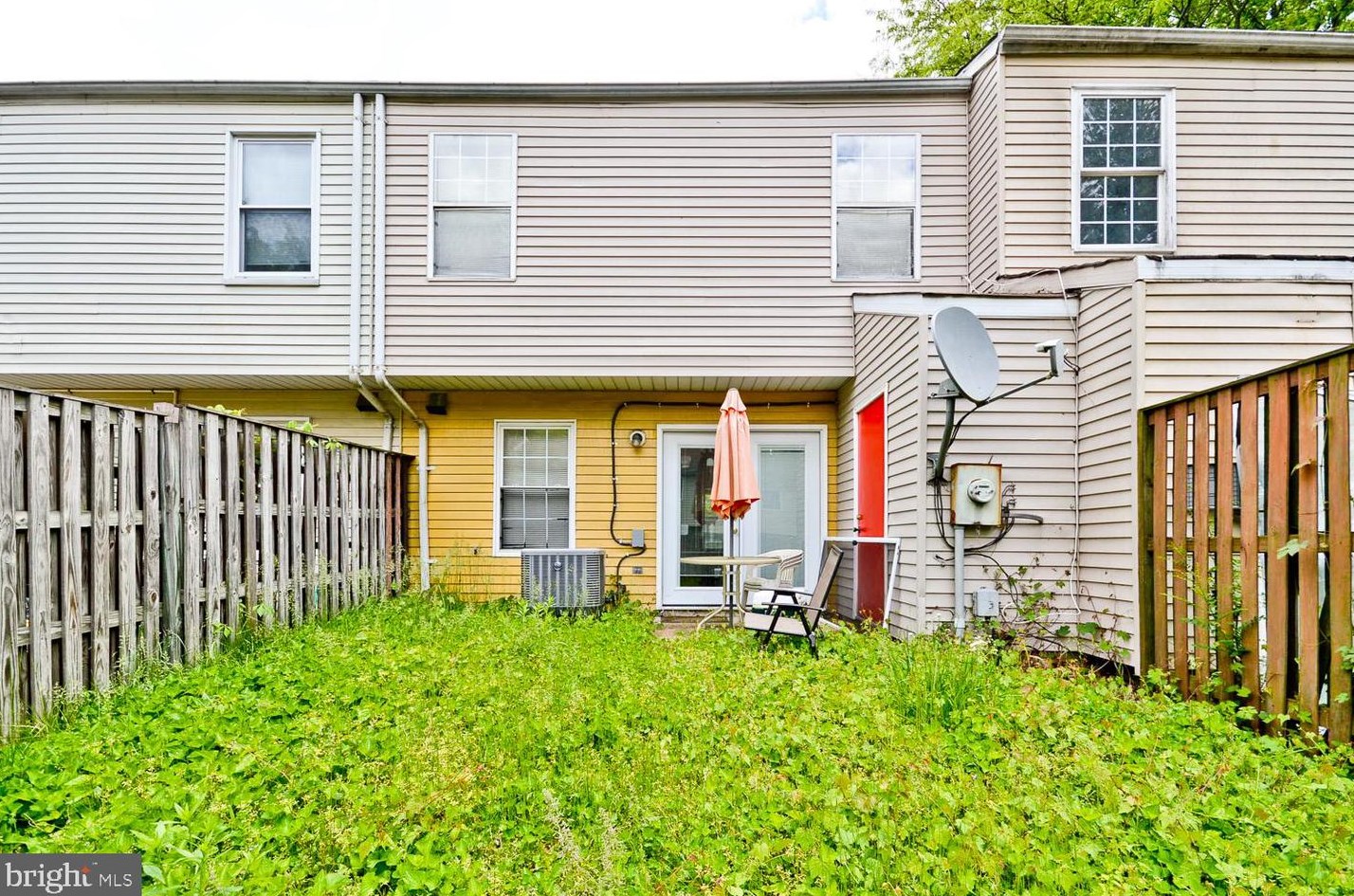 5815 Folgate Ct, Capitol Heights MD  20743-4241 exterior