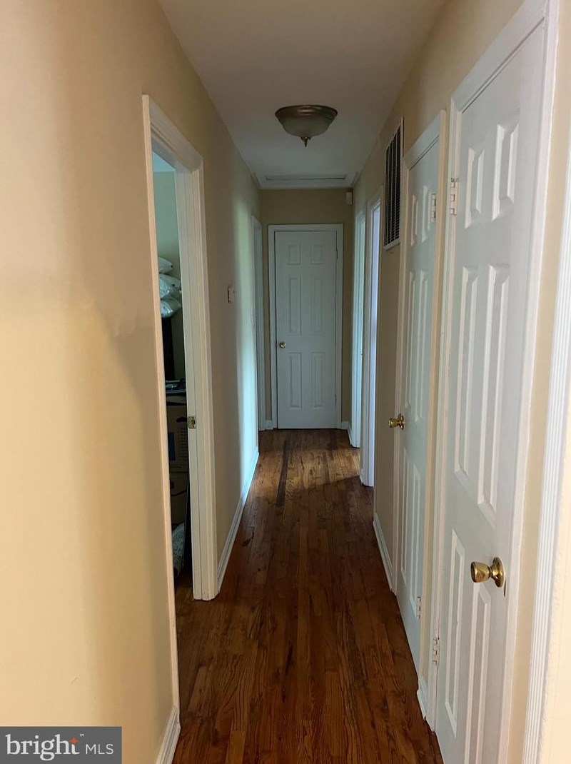 9511 Dalmatia Dr, Clinton MD  20735-4404 exterior