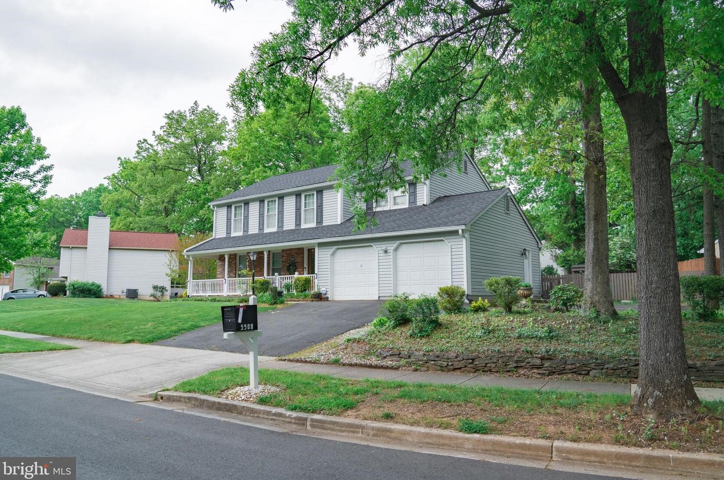 9908 Woodstream Ct, Lanham, MD 20706-2118