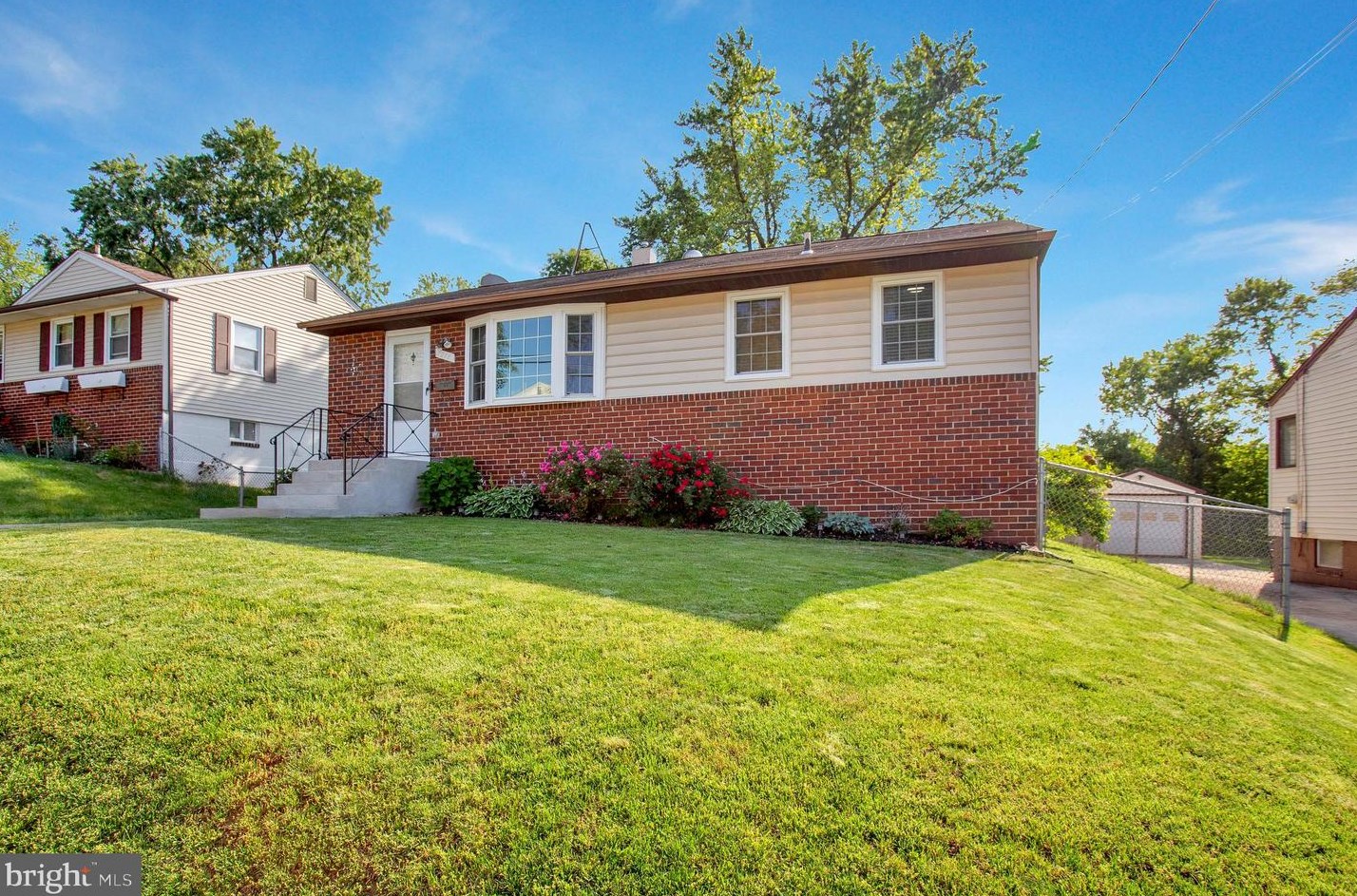 7211 Oliver St, Lanham, MD 20706-1239