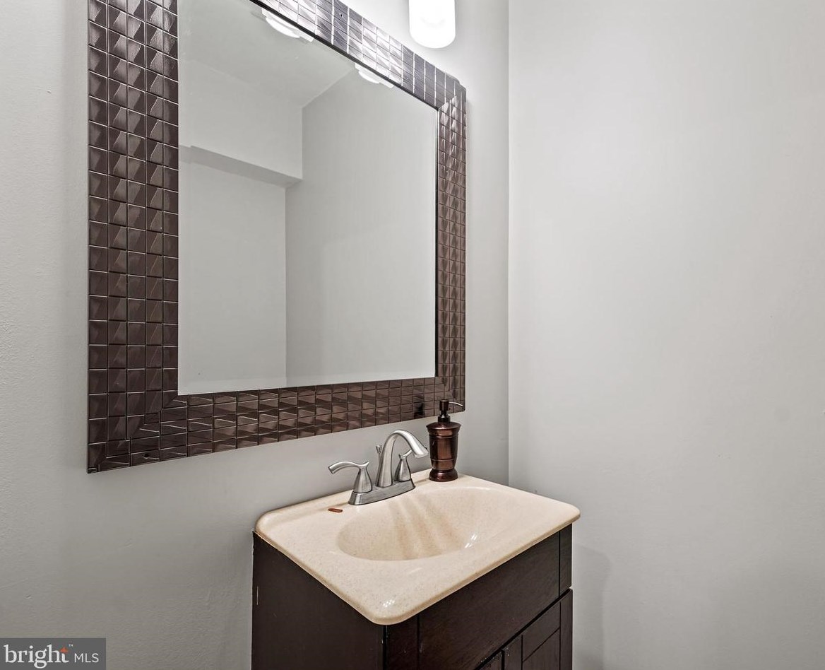 4807 Cowslip Ct, Oxon Hill MD  20745-3406 exterior