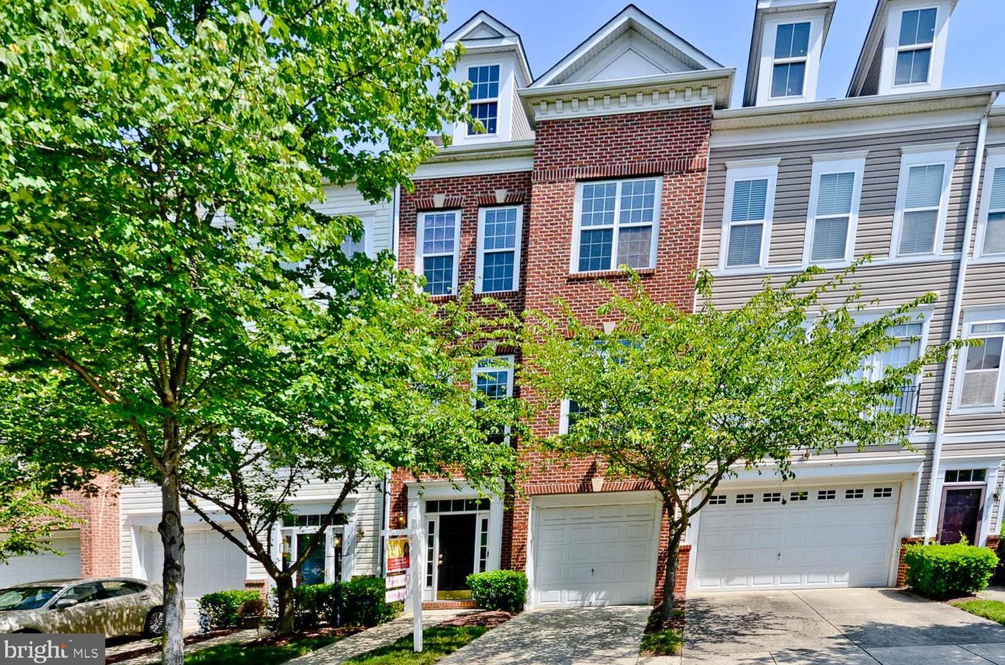 5608 Hartfield Ave, Suitland, MD 20746-4252