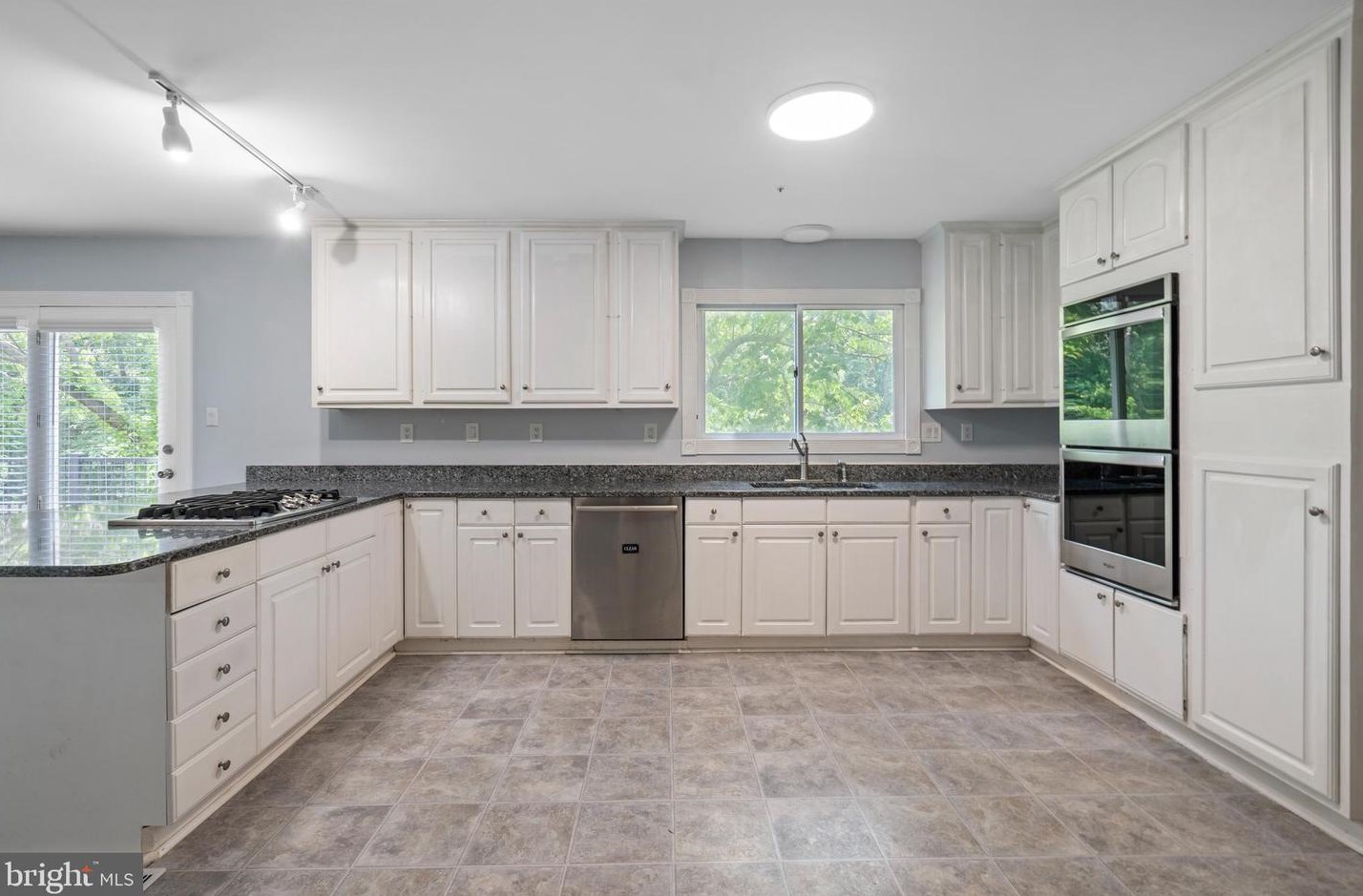 16840 Croom Rd, Brandywine, MD 20613-8207