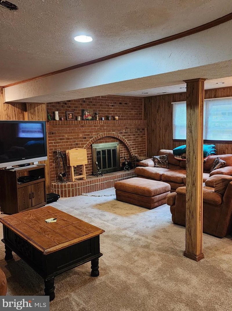 9507 Dalmatia Dr, Clinton MD  20735-4404 exterior