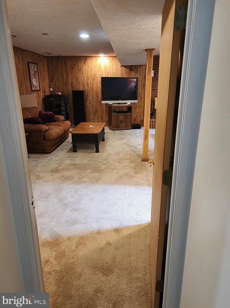 9507 Dalmatia Dr, Clinton MD  20735-4404 exterior